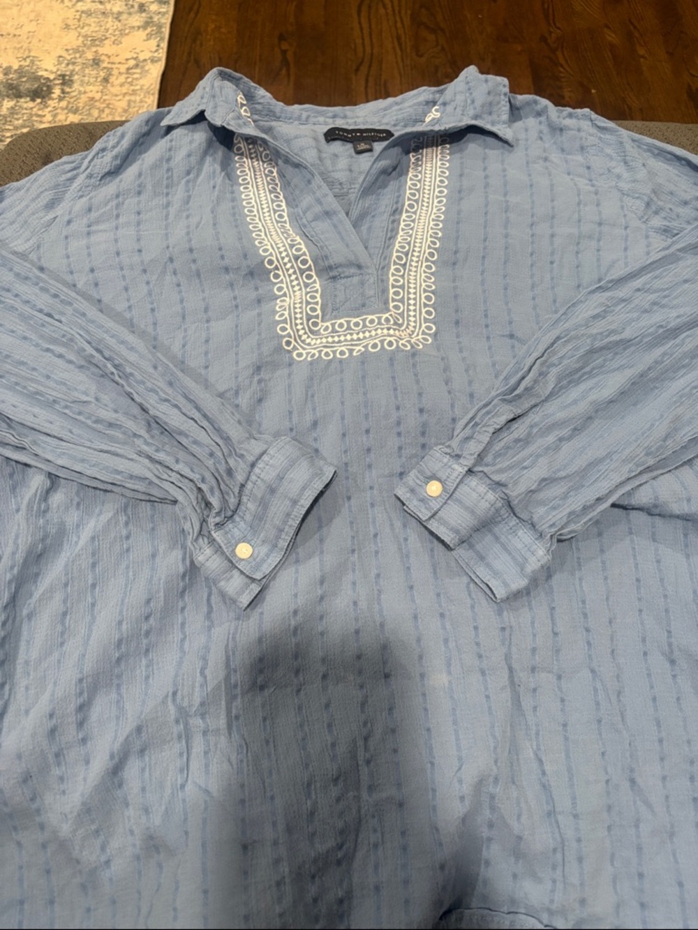 ⭐️2/$10 -Tommy Hilfiger blouse